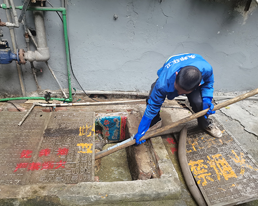梁河清掏化粪池
